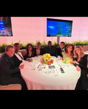 Kevin Bacon Instagram - What a fun #Oscars95 weekend. Congrats to all the winners last night! Not pictured: our intense game of Uno with @queenlatifah @gabunion @dwyanewade @johnlegend & @chrissyteigen. Let’s all do it again sometime.