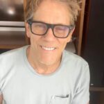 Kevin Bacon Instagram - #MondayBlues Alphabet edition has officially come to an end! We’ve made it all the way to the Z’s! We’re spinning: La Grange by @zztop Legs by @zztop Road Ladies by @zappa Take a listen in the link in my stories! What do you want to hear from me next?