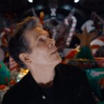 Kevin Bacon Instagram - The holidays are here, the @guardiansofthegalaxy are at my doorstep, and I think I kinda like it. Stream it now on @disneyplus.