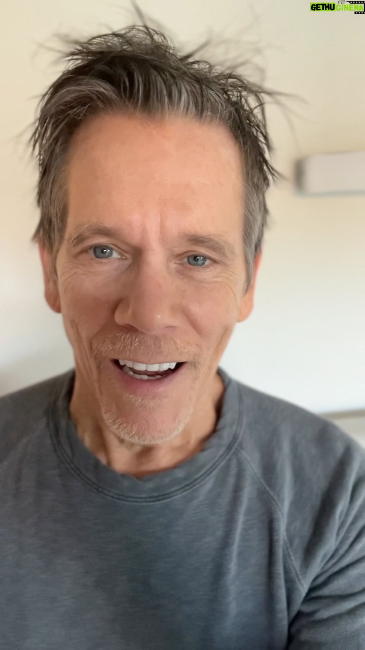 Kevin Bacon Instagram - I think it’s safe to say that my granddog Chester isn’t much of a worm catcher.