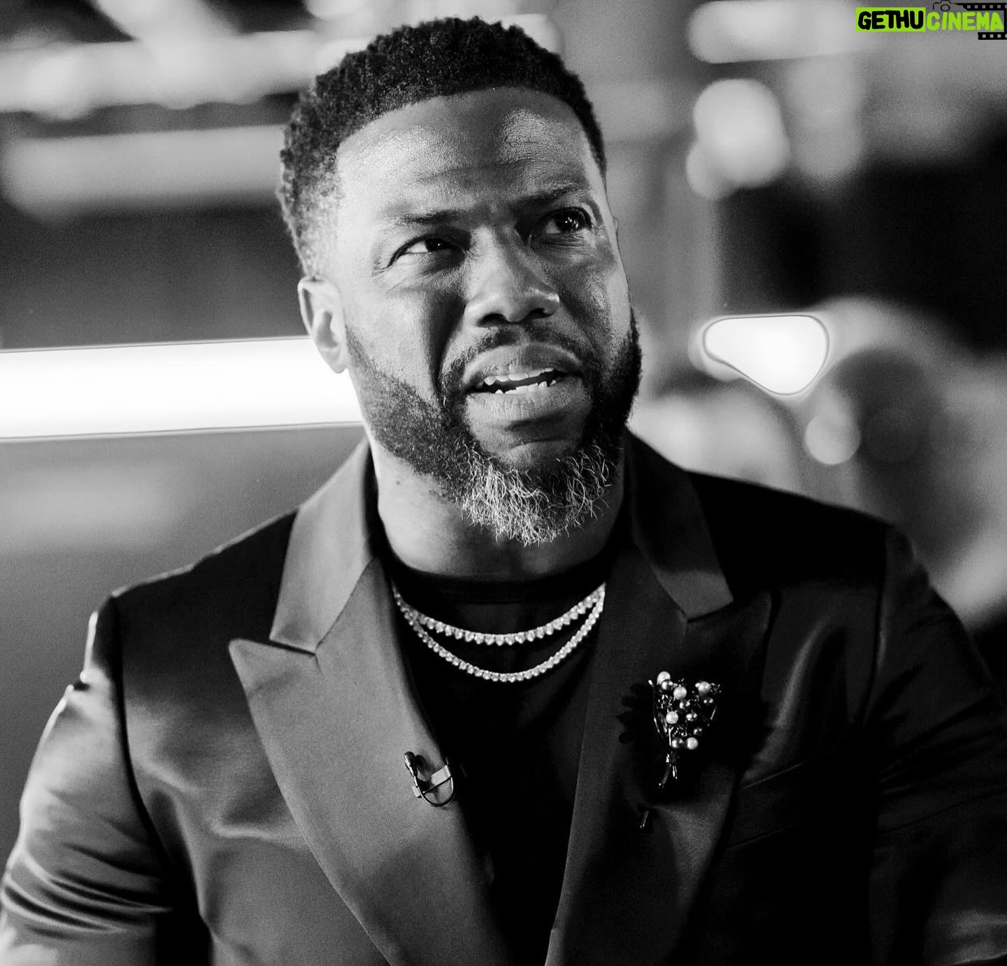 Kevin Hart - 288.8K Likes - A cool photo dump of family β¦. The Mark Twain Prize night was surreal. I canβt wait for you guys to see it on May 11thβ¦. This Saturday!!!!!!! Mark yo calendars damn it!!!!!! Letβs goooooooooooo @netflix #ComedicRockStarShit