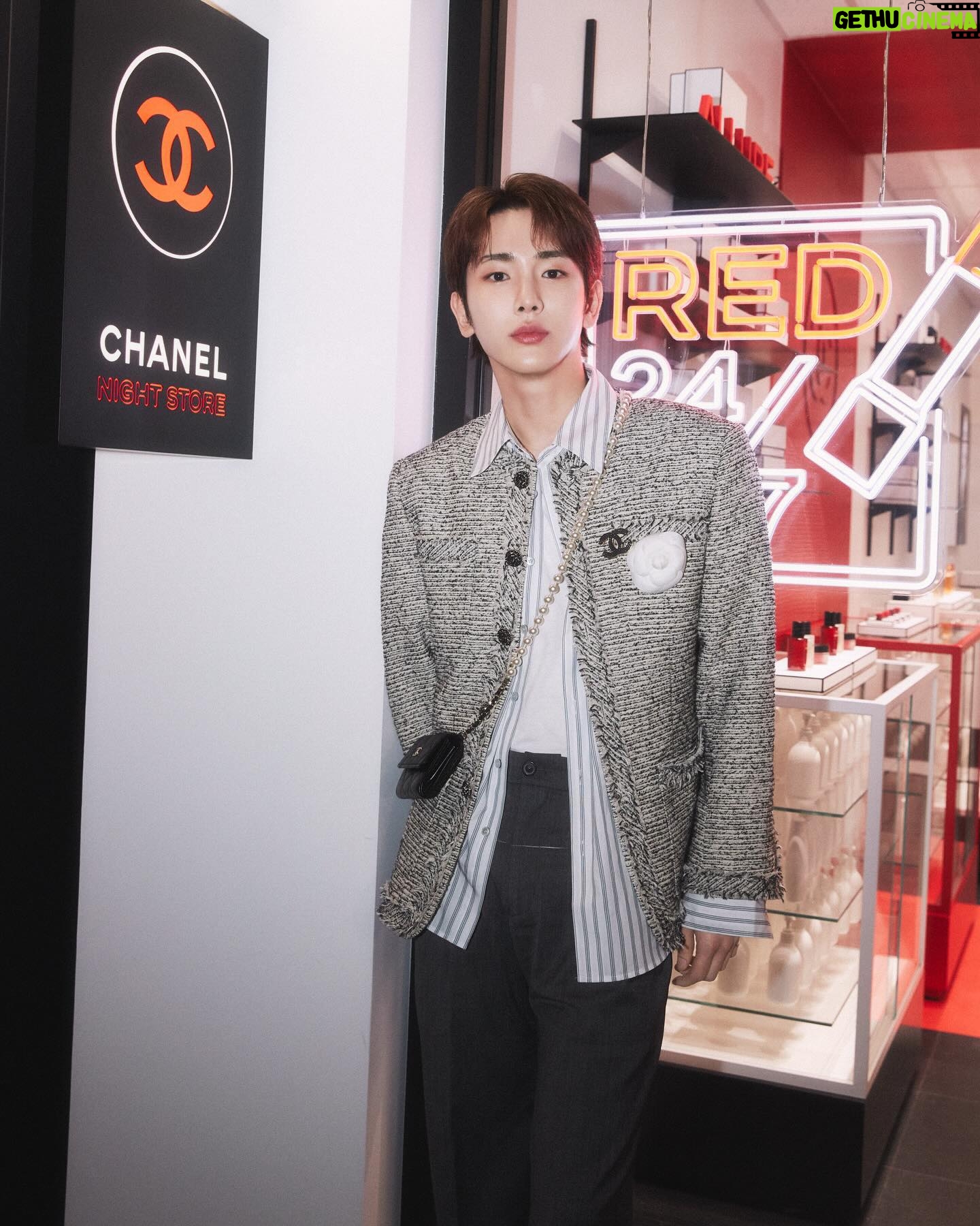 Key Instagram - CHANEL 💄 #샤넬루쥬알뤼르팝업 #CHANELNUITBLANCHESEOUL #샤넬메이크업 #샤넬뷰티 @CHANEL.BEAUTY.KOREA