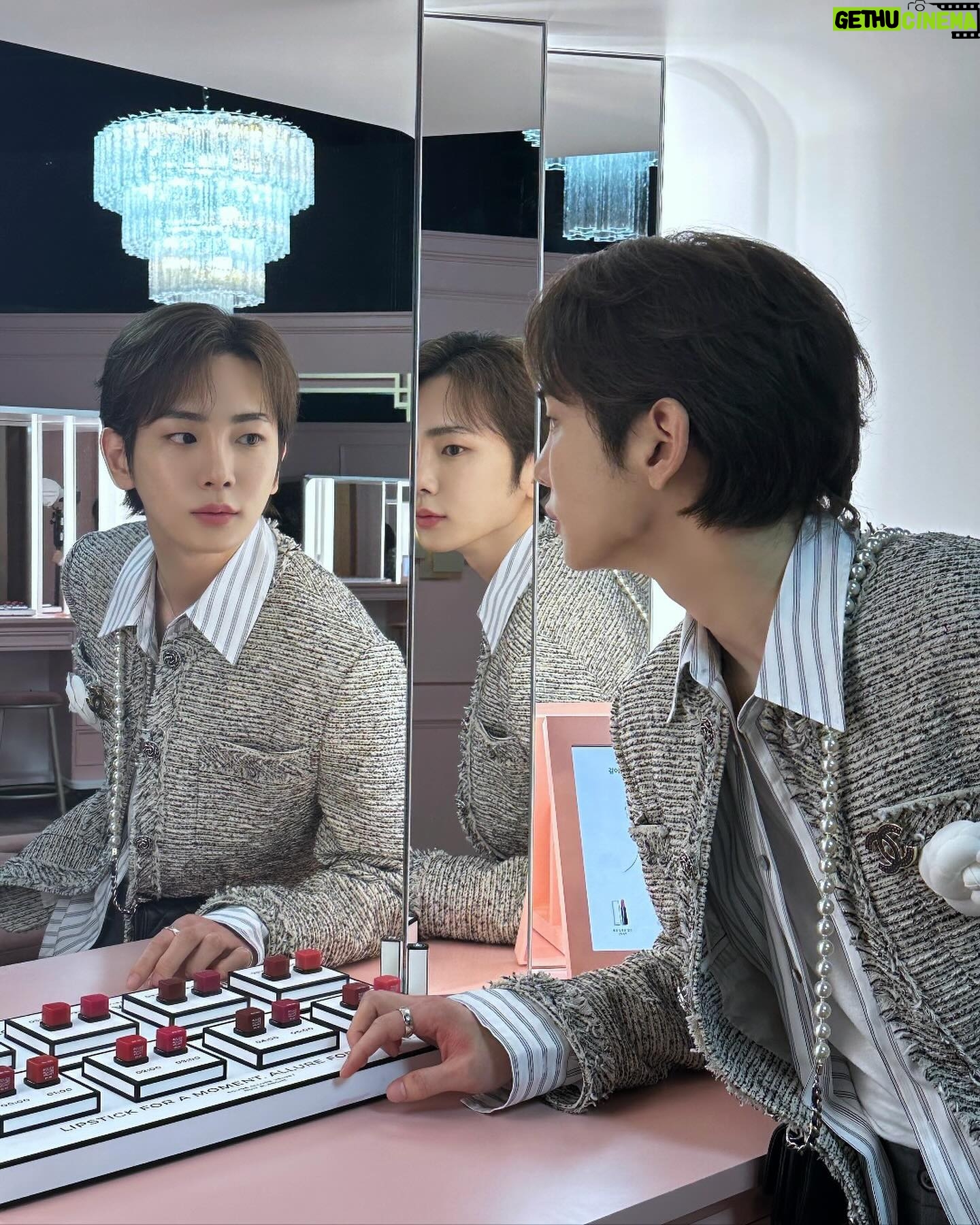 Key Instagram - CHANEL 💄 #샤넬루쥬알뤼르팝업 #CHANELNUITBLANCHESEOUL #샤넬메이크업 #샤넬뷰티 @CHANEL.BEAUTY.KOREA