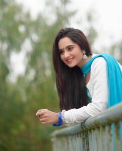 Keya Akter Payel Instagram - হও যদি তুমি নীল আকাশ আমি মেঘ হব আকাশে 💙