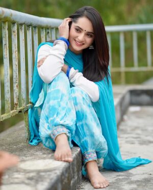 Keya Akter Payel Instagram - হও যদি তুমি নীল আকাশ
আমি মেঘ হব আকাশে 💙