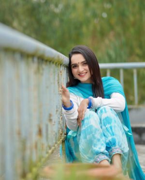 Keya Akter Payel Instagram - হও যদি তুমি নীল আকাশ
আমি মেঘ হব আকাশে 💙