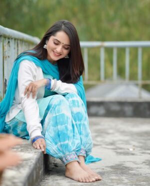 Keya Akter Payel Instagram - হও যদি তুমি নীল আকাশ
আমি মেঘ হব আকাশে 💙
