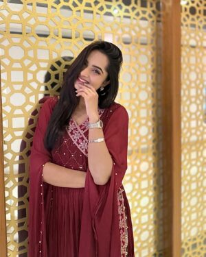 Keya Akter Payel Instagram - কোনো এক রূপকথার জগতে
তুমি তো এসেছো আমারই হতে ❤️