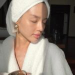Khánh Linh Instagram – My magic cream – orchidée impériale.

@guerlain