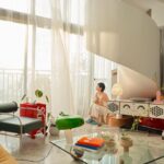 Khánh Linh Instagram - house n our home ❤️ @klinhnd Căn hộ nhỏ của chúng tôi trong ánh nắng vàng ruộm vào 1 chiều hè tháng 7. Cảm ơn ekip #housenhome @kenh14official @nhat.chung @dresswithdan @thphudao đã ghi lại những khoảnh khắc vô cùng ngọt ngào 🫶