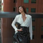 Khánh Linh Instagram – Cosmopolitan girl. 

@louisvuitton