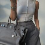Khánh Linh Instagram – Back to the city.
Just say yes to the Birkin🩶
