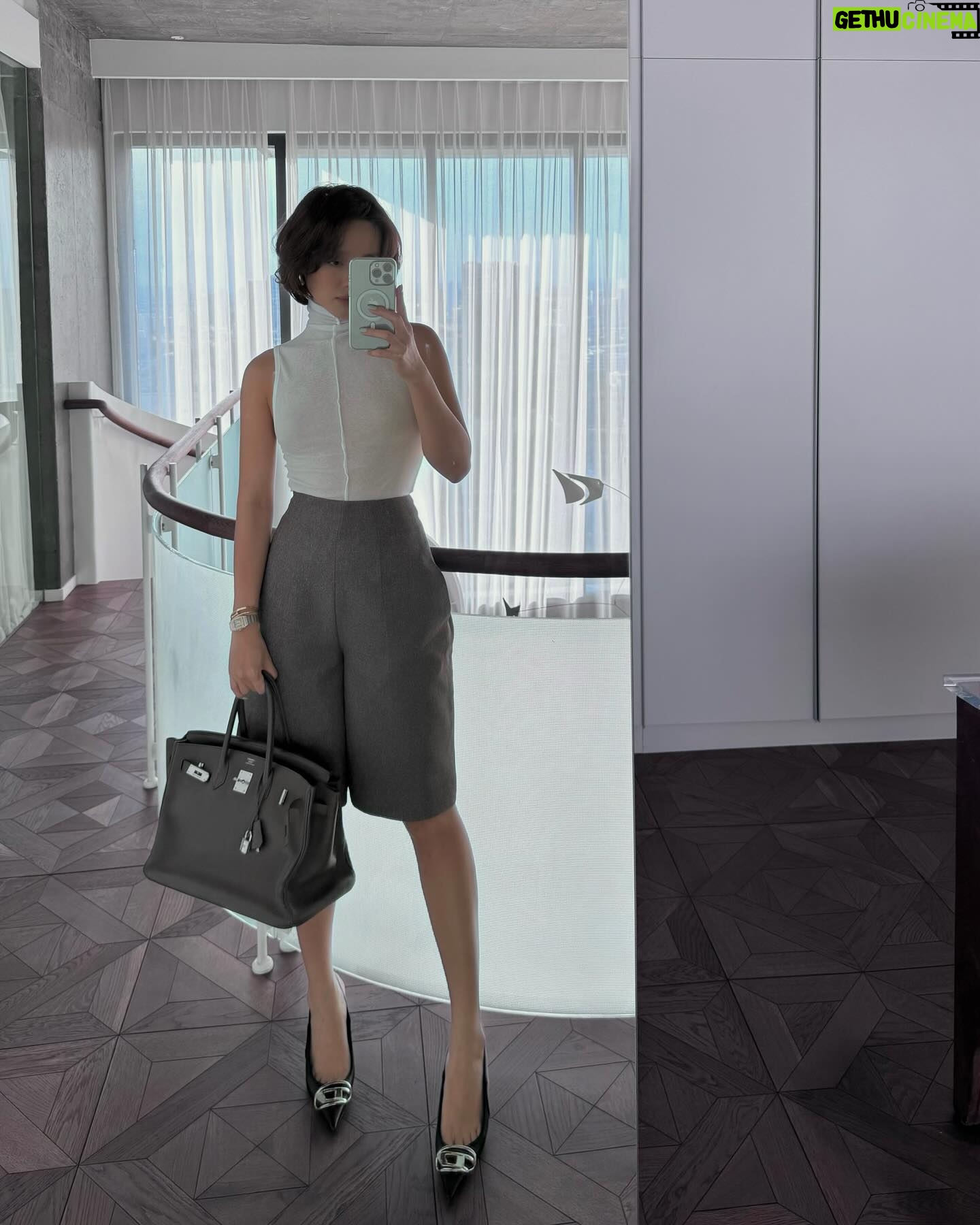Khánh Linh Instagram - Back to the city. Just say yes to the Birkin🩶