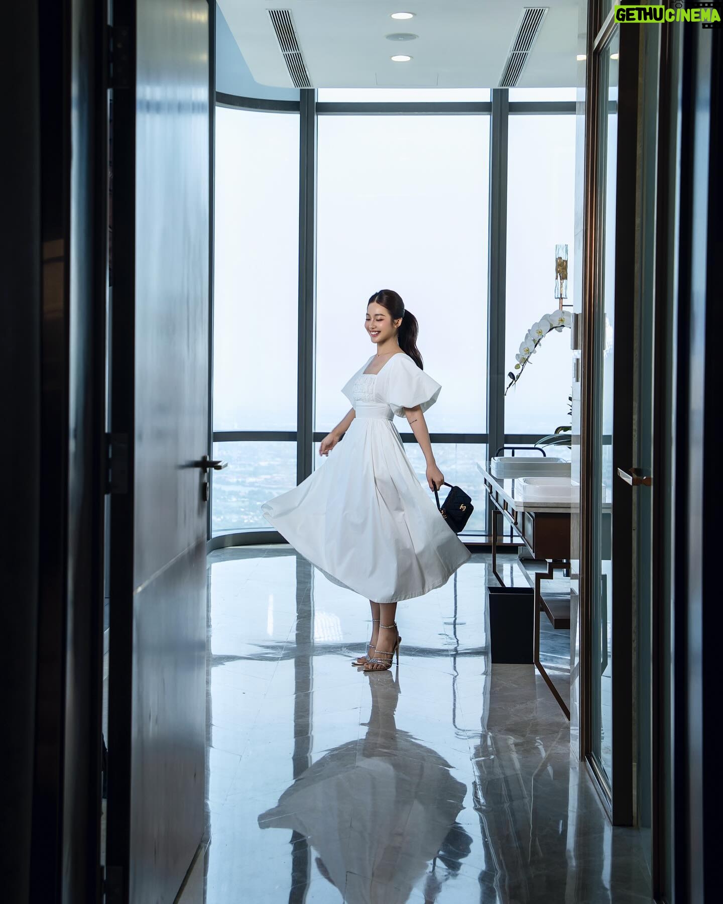 Khả Ngân Instagram - Every girl pretends she is a princess at one point, no matter how little her life is like that🫰🏻🐬🩵 #khangan #goodvibes #vibes #happiness