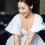 Khả Ngân Instagram - Every girl pretends she is a princess at one point, no matter how little her life is like that🫰🏻🐬🩵 #khangan #goodvibes #vibes #happiness