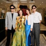 Khả Ngân Instagram - Năm nào cũng tưng bừng cùng chị yêu @phuongnguyenjet Năm nào cũng nổ máy điện thoại vì quá nhiều hình đẹp kakakak Yêu chị mình nhứt quả đất🩵🩵🧧🧧🥰🥰😘😘😘