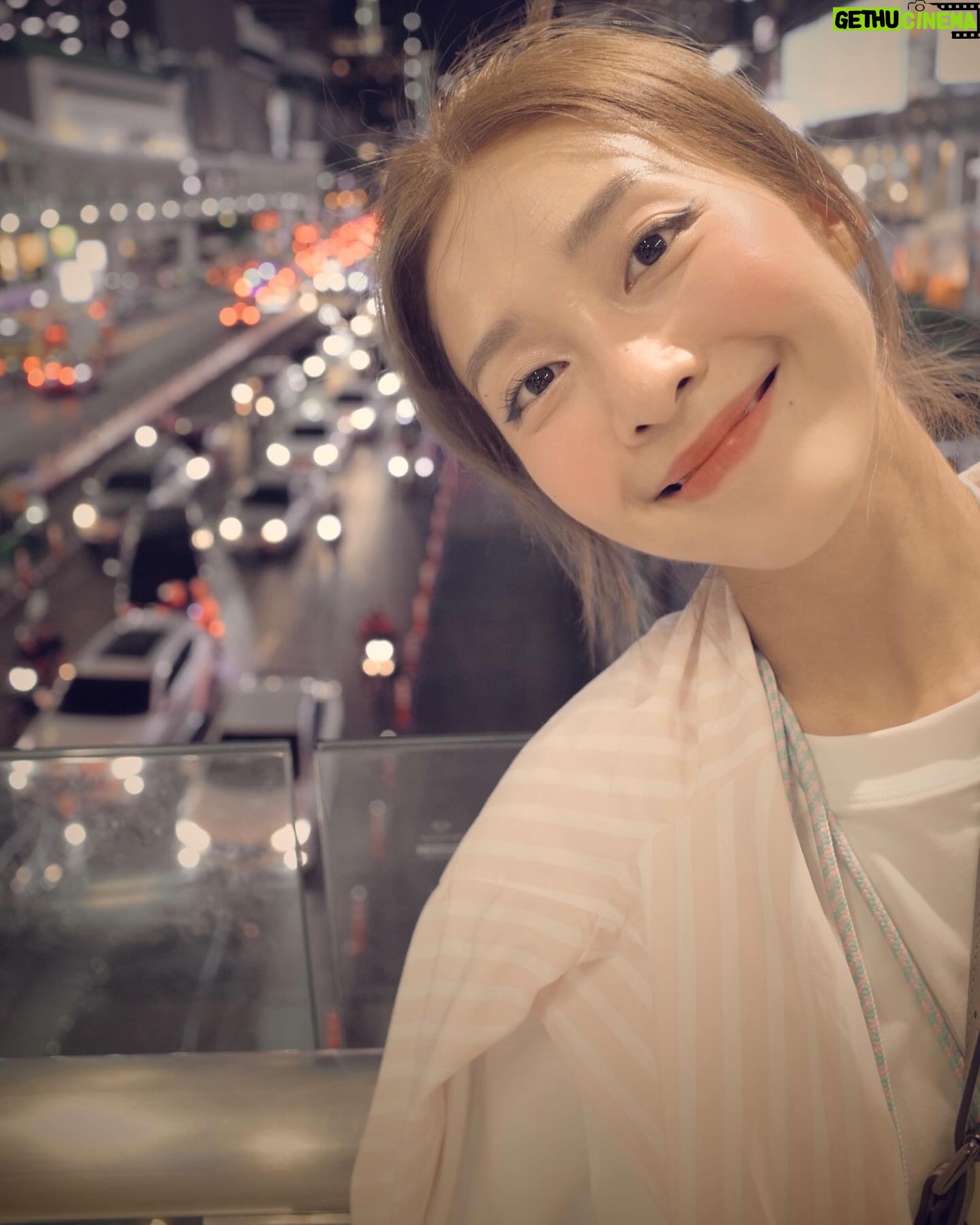 Khả Ngân Instagram - Yummyyy😋😋😋 #khangan #goodvibes #bangkok #thailand #summer