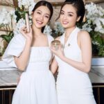 Khả Ngân Instagram - Ngoài gặp gỡ mấy anh chị siu dễ thương, N được giới thiệu bộ đôi dòng sản phẩm mới siêu xịn của nhà @guerlain, Orchidee Imperiale Gold Nobile - Hoa lan gold ứng dụng công nghệ lượng tử (Gold Quantum), công nghệ nhận được giải thưởng Nobel 2022🤩, không gian đẹp và chill khỏi bàn. À N còn được giới thiệu 3 siêu phẩm giới hạn đỉnh nhức nhối luônn😜😜 Mỗi lần đi N luôn nhặt được 1 ít bí kíp keke, mốt gom đủ N sẽ chia sẻ với cả nhà những tip hay ho nhenn😙😙 Photo: @loanbe08 MUA: @paunguyen.makeup Hair: @phanuyenkhiet Custome: @seasonstudios.co