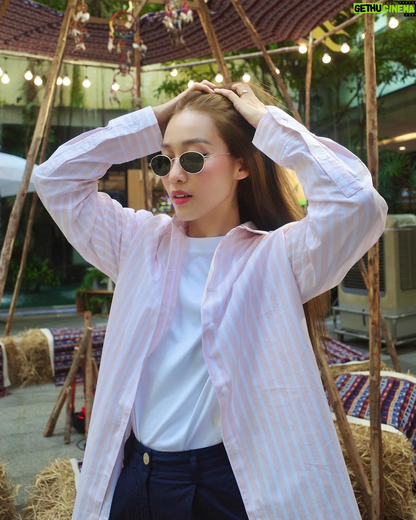 Khả Ngân Instagram - 💘Take care of that soul💕 #khangan #goodvibes #bangkok #tommyhilfiger #tommyvn #thailand #summer #soul