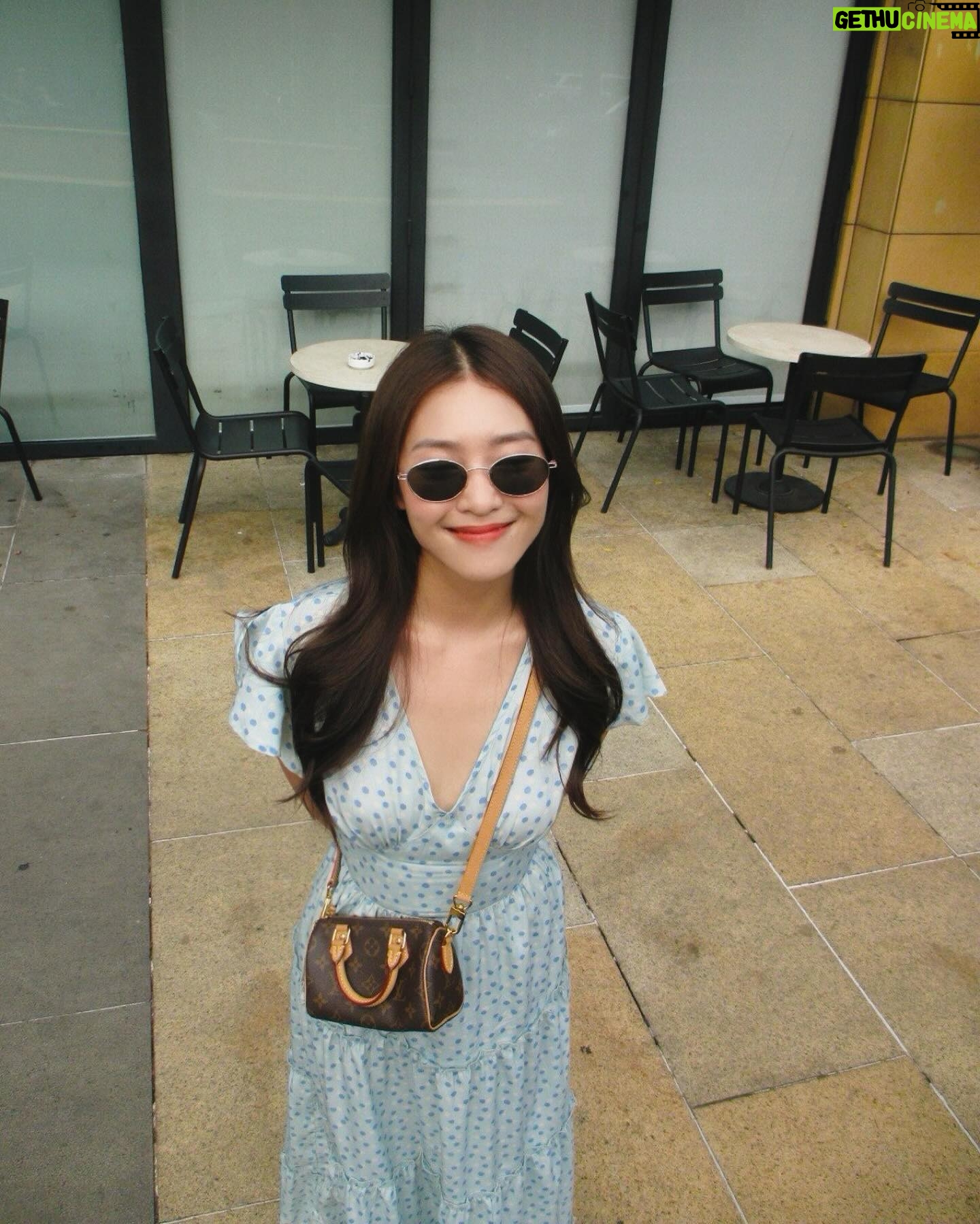 Khả Ngân Instagram - Em đây rất thích đi làm, Làm duyên, làm dáng, làm người anh thươngggggg 😌😌😌