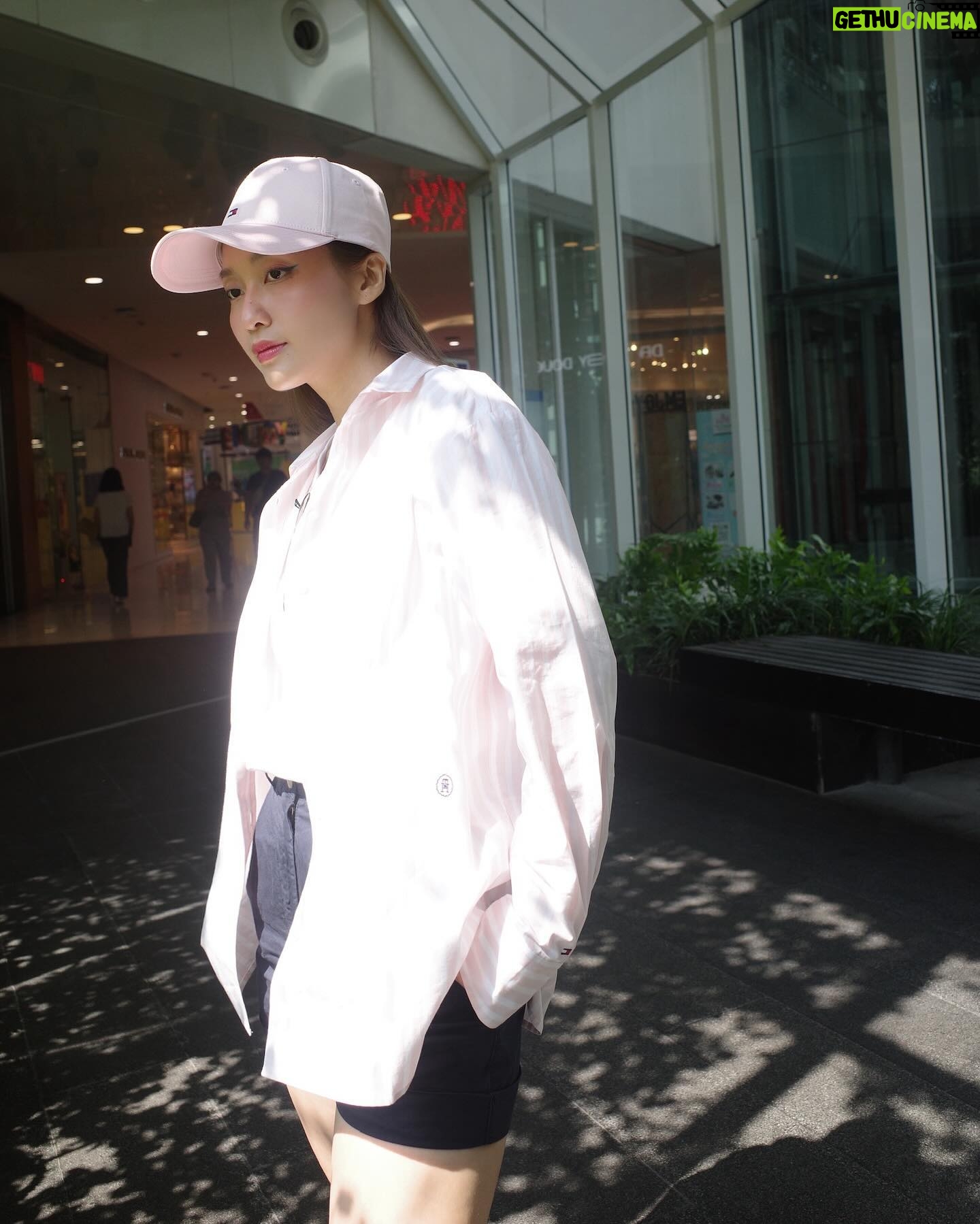 Khả Ngân Instagram - 💘Take care of that soul💕 #khangan #goodvibes #bangkok #tommyhilfiger #tommyvn #thailand #summer #soul