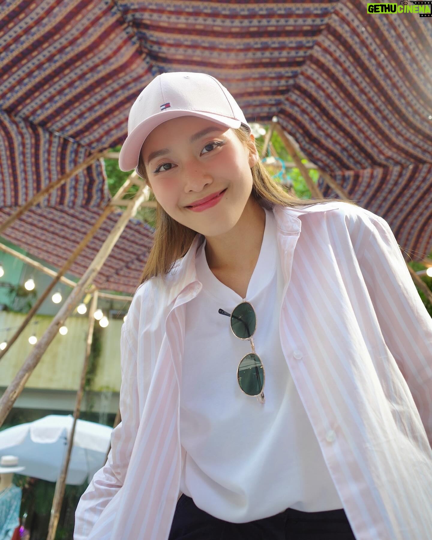 Khả Ngân Instagram - 💘Take care of that soul💕 #khangan #goodvibes #bangkok #tommyhilfiger #tommyvn #thailand #summer #soul
