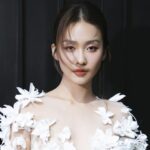 Khả Ngân Instagram - Bé tại lễ trao giải ELLE Beauty Awards 2024 @ellevietnam ngày hôm qua, với không gian mang một vẻ đẹp trang nghiêm và cổ điển💚 Chúc mừng tất cả anh chị đoạt giải và nhưng thương hiệu được xướng tên trong các hạng mục.🩵 1 ngày thật hạnh phúc và nhiều niềm vui😚 #ELLEVietnam #ELLEBeauty #Beauty #ELLEBeautyAwards #EBAs #khangan Custome: @congtriofficial Stylist: @phambaoluan Foto: @loanbe08 MUA: @paunguyen.makeup Hair: @_hhtrieu_
