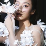 Khả Ngân Instagram - Bé tại lễ trao giải ELLE Beauty Awards 2024 @ellevietnam ngày hôm qua, với không gian mang một vẻ đẹp trang nghiêm và cổ điển💚 Chúc mừng tất cả anh chị đoạt giải và nhưng thương hiệu được xướng tên trong các hạng mục.🩵 1 ngày thật hạnh phúc và nhiều niềm vui😚 #ELLEVietnam #ELLEBeauty #Beauty #ELLEBeautyAwards #EBAs #khangan Custome: @congtriofficial Stylist: @phambaoluan Foto: @loanbe08 MUA: @paunguyen.makeup Hair: @_hhtrieu_