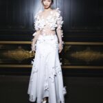 Khả Ngân Instagram - Bé tại lễ trao giải ELLE Beauty Awards 2024 @ellevietnam ngày hôm qua, với không gian mang một vẻ đẹp trang nghiêm và cổ điển💚 Chúc mừng tất cả anh chị đoạt giải và nhưng thương hiệu được xướng tên trong các hạng mục.🩵 1 ngày thật hạnh phúc và nhiều niềm vui😚 #ELLEVietnam #ELLEBeauty #Beauty #ELLEBeautyAwards #EBAs #khangan Custome: @congtriofficial Stylist: @phambaoluan Foto: @loanbe08 MUA: @paunguyen.makeup Hair: @_hhtrieu_