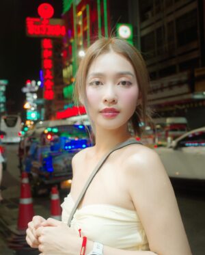 Khả Ngân Instagram - 💛💛💛 
#khangan #bangkok #thailand #goodvibes