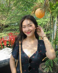 Khả Ngân Instagram - Phải tranh thủ post không thôi ảnh lại tồn kho😆😆😆