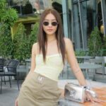 Khả Ngân Instagram - So hot hot hot 💛💛💛 @louisvuitton #lvvietnam #lvteam