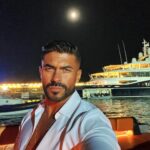 Khaled Selim Instagram - ماسك القمر بإيديا.. 😊😊😊