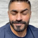 Khaled Selim Instagram - It’s always great to change and have A new look .. finally 😅 #newlook #singer #actor #fashion #beard #barbershop #model #change