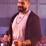 Khaled Selim Instagram - دايماً باستمد طاقتي في الغناء من الجمهور وبالأخص لو جمهور راقي زيكم شكرًا @goldsgymalexandriaclub