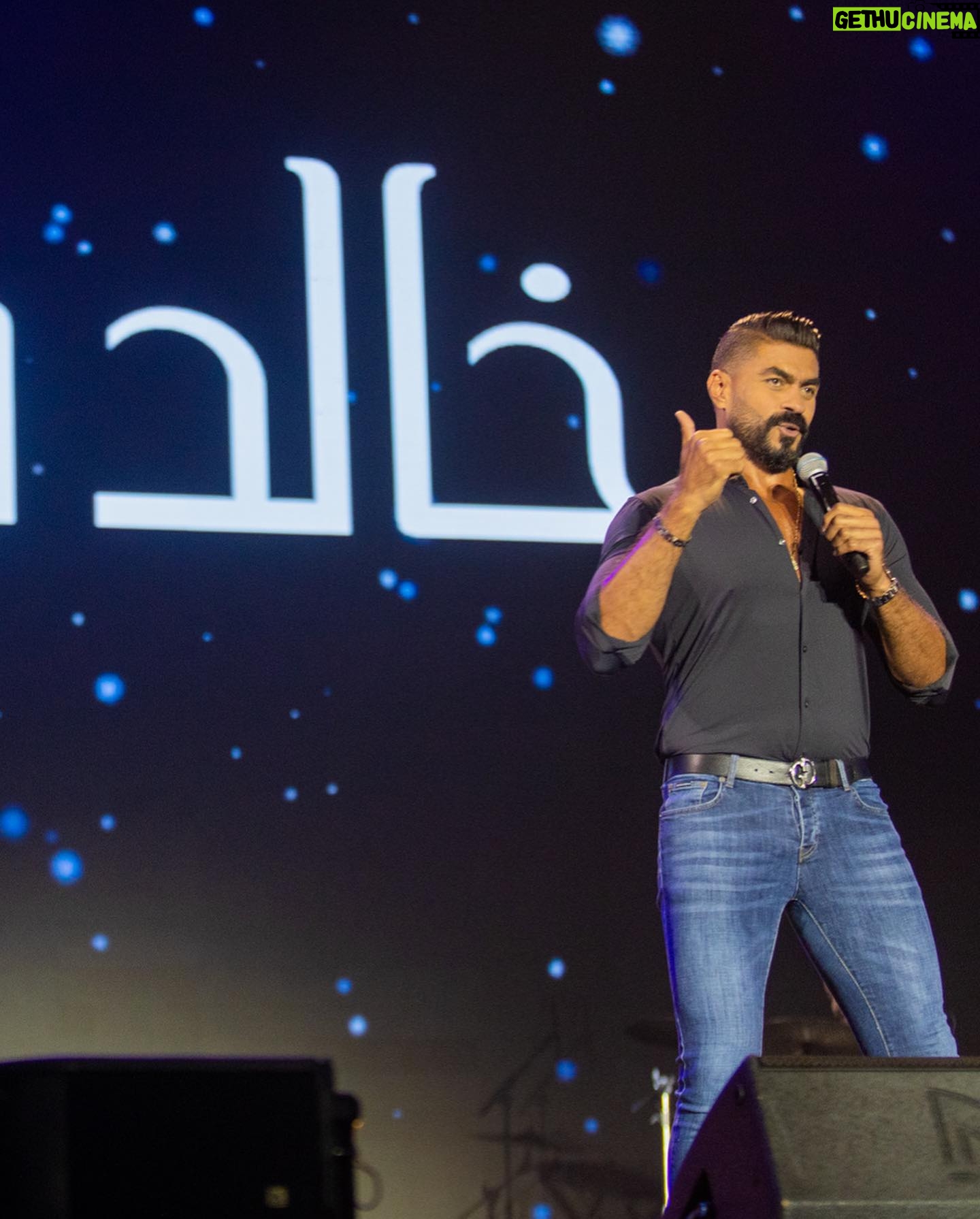 Khaled Selim Instagram - سعيد جدا بوقوفي أمام الجمهور السعودي (الجداوي) و فرحت جداً بتفاعلهم الرائع.. ألف شكر ليكم .. و شكراً معالي المستشار تركي آل شيخ على الفرصة دي و حبايبي بنش مارك على المجهود الرائع.. على أمل مقابلتكم في حفلات اخرى بإذن الله #جدة #بنش_مارك #بنش_مارك_الرقم_الصعب #تركي_آل_الشيخ #عمو_زكي