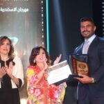 Khaled Selim Instagram - تشرفت امس بتكريمي في حفل ختام مهرجان الإسكندرية السينمائي التاسع و الثلاثون ..
