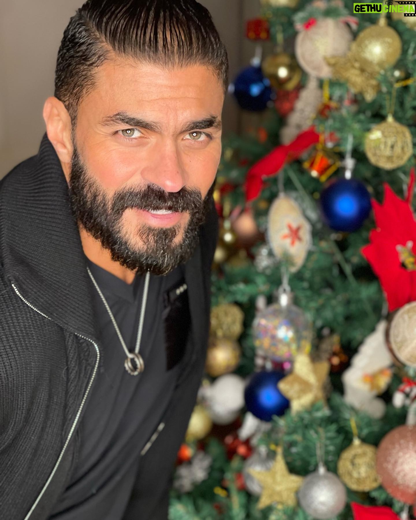 Khaled Selim Instagram - I wish a merry Christmas.. and a Happy ,Peaceful, Lovely NewYear