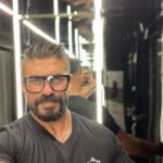 Khaled Selim Instagram - كل عام و انتم بخير بمناسبة حلول عيد الاضحى المبارك .. اعاده الله علينا و عليكم بكل الخير و السعادة و الصحة .. #عيدالأضحى #singer #actor #model #happy #celebration #celebrity