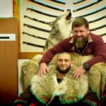 Khamzat Chimaev Instagram - @rk_ahmat95 ДЕЛ РЕЗ ХИЙЛ ХЬУН ВАША, ДАЛ ШЕ ДОЬХЬ ДОЙЛ АХЬ МЕЛ ДЕШ ДЕГ 🤲🏼☝🏼 АХМАТ СИЛА 🦾