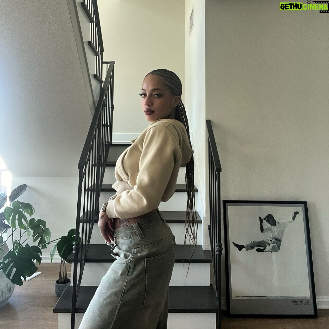 Kiana Ledé - 3 Likes - 3:55