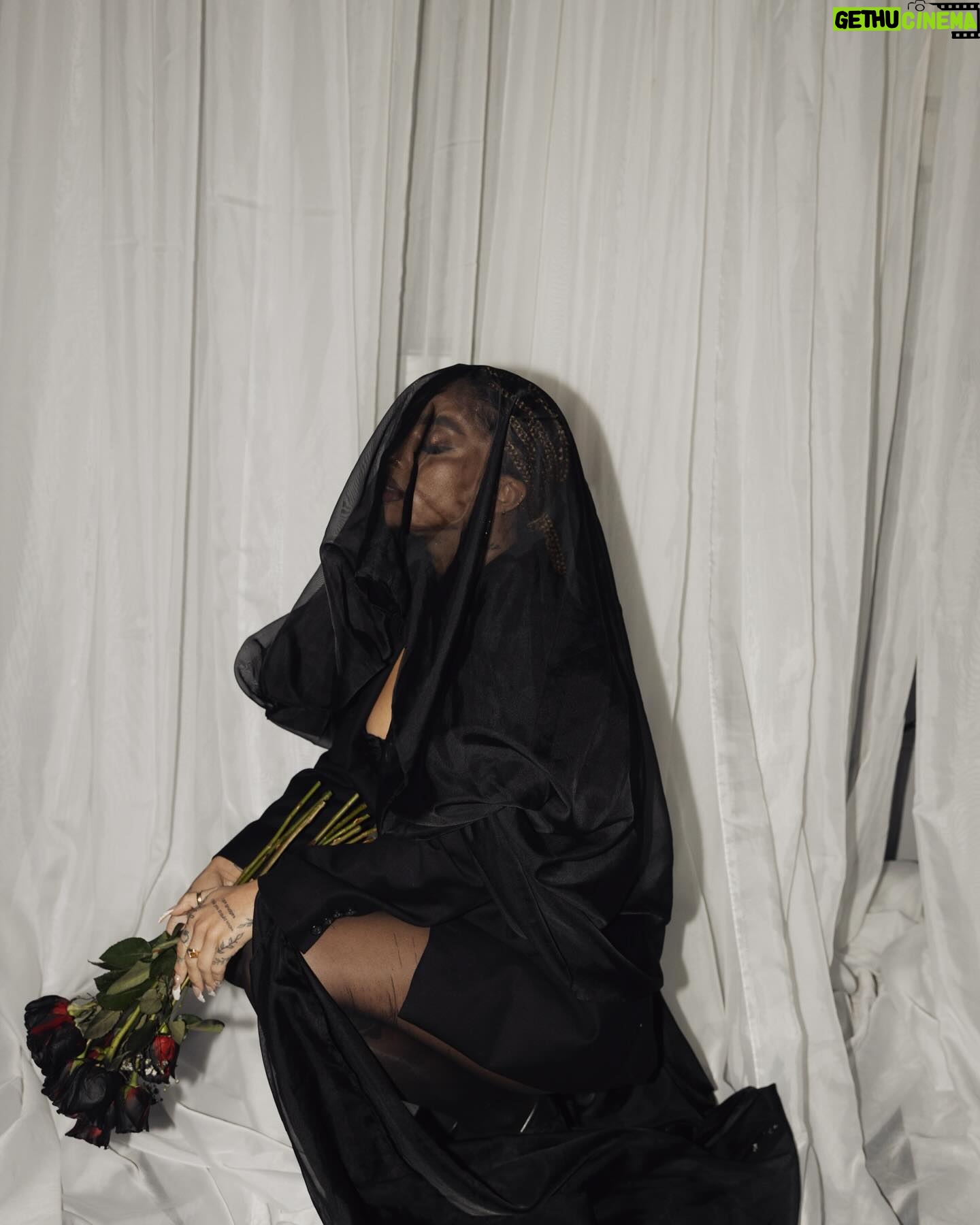 Kiana Ledé - 3 Likes - Grudges the Funeral 🪞🥀
