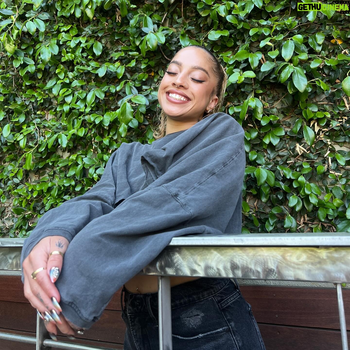 Kiana Ledé - 3 Likes - Ummmm….so yeah.