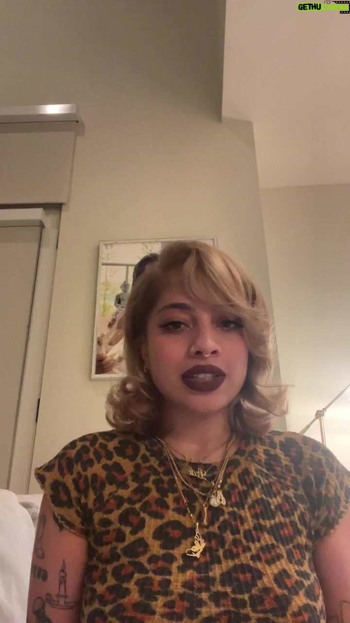 Kiana Ledé - 4.3K Likes - Watch me sing 20 somethin songs with 0 confidence that I know all the lyrics (mine included)
It really did become a comment karaoke so I guess that’s what it’s called now lol Thanks for the help guys 😂🤍