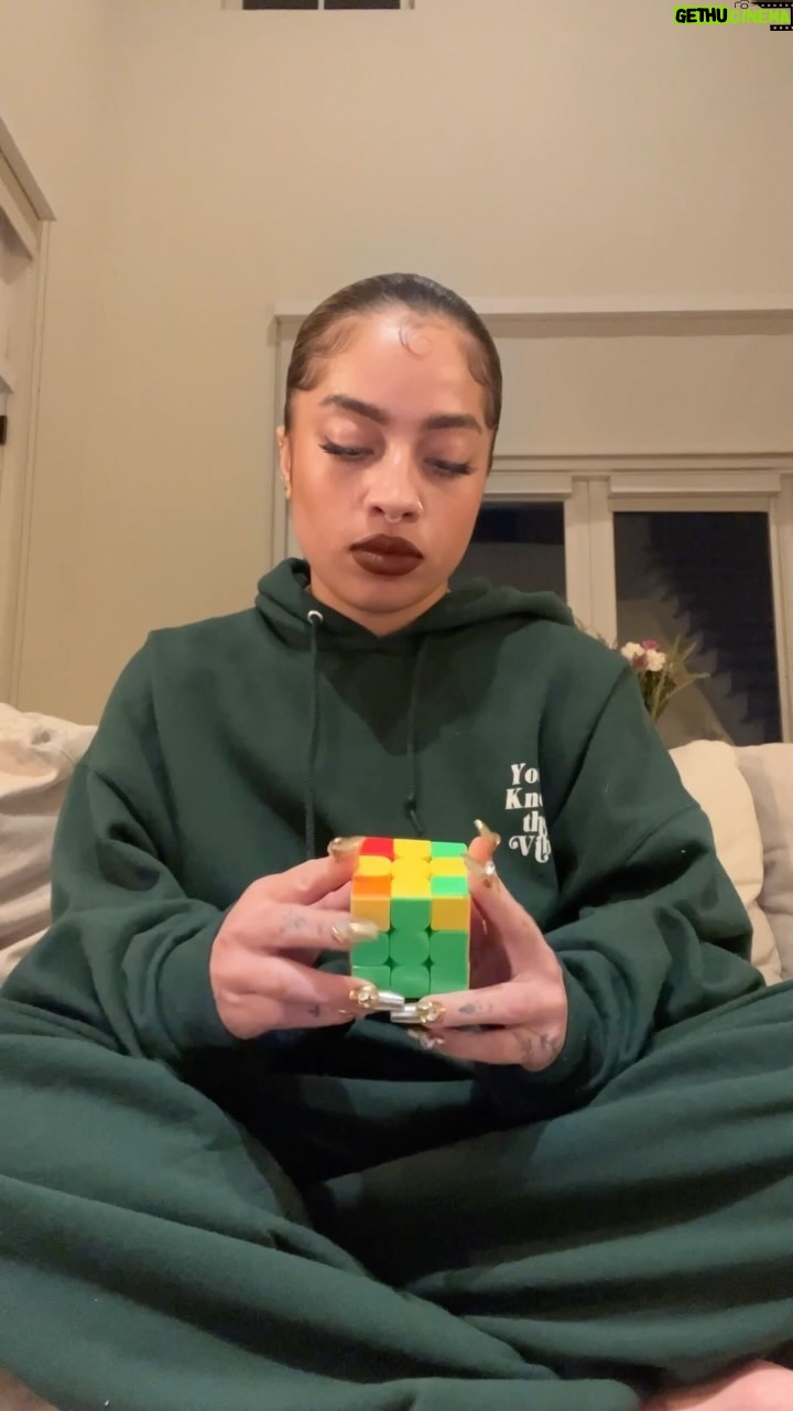 Kiana Ledé - 3 Likes - Now I know what to say in interviews when they ask me what my hidden talent is😂
