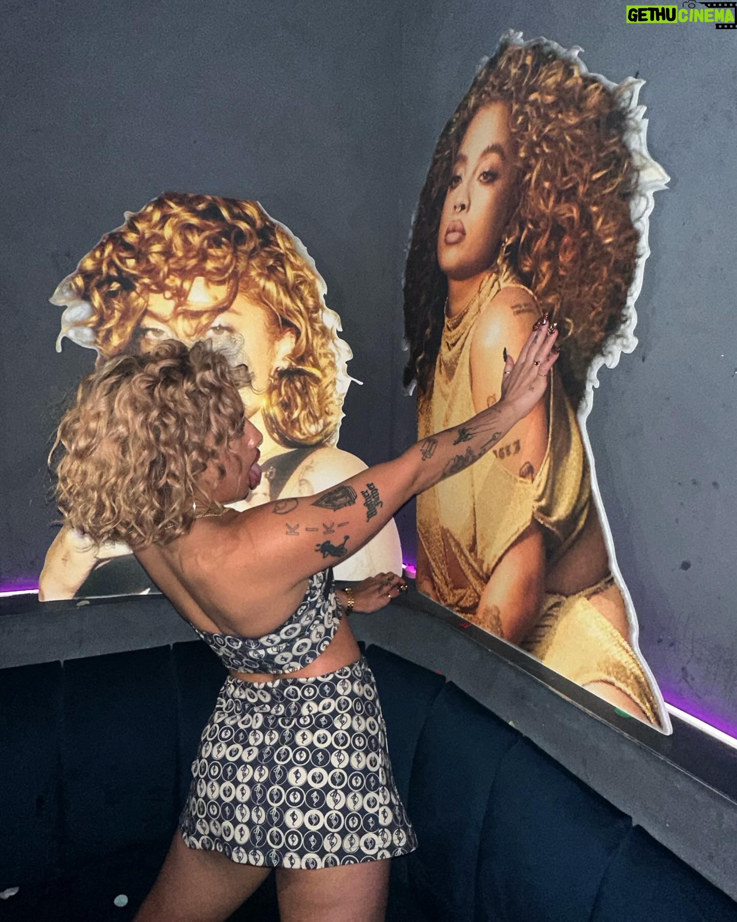 Kiana Ledé Instagram - Thank you for havin me @noir_sydney 😘