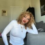 Kiana Ledé Instagram – Find somethin whiter than this shirt. I dare you.