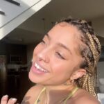 Kiana Ledé Instagram - Been buildin my castle of luuuvv 👸🏽