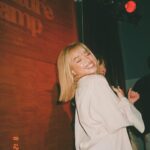 Kiana Ledé Instagram – Me rn bc I have a huge announcement 📣cummin soon🖤