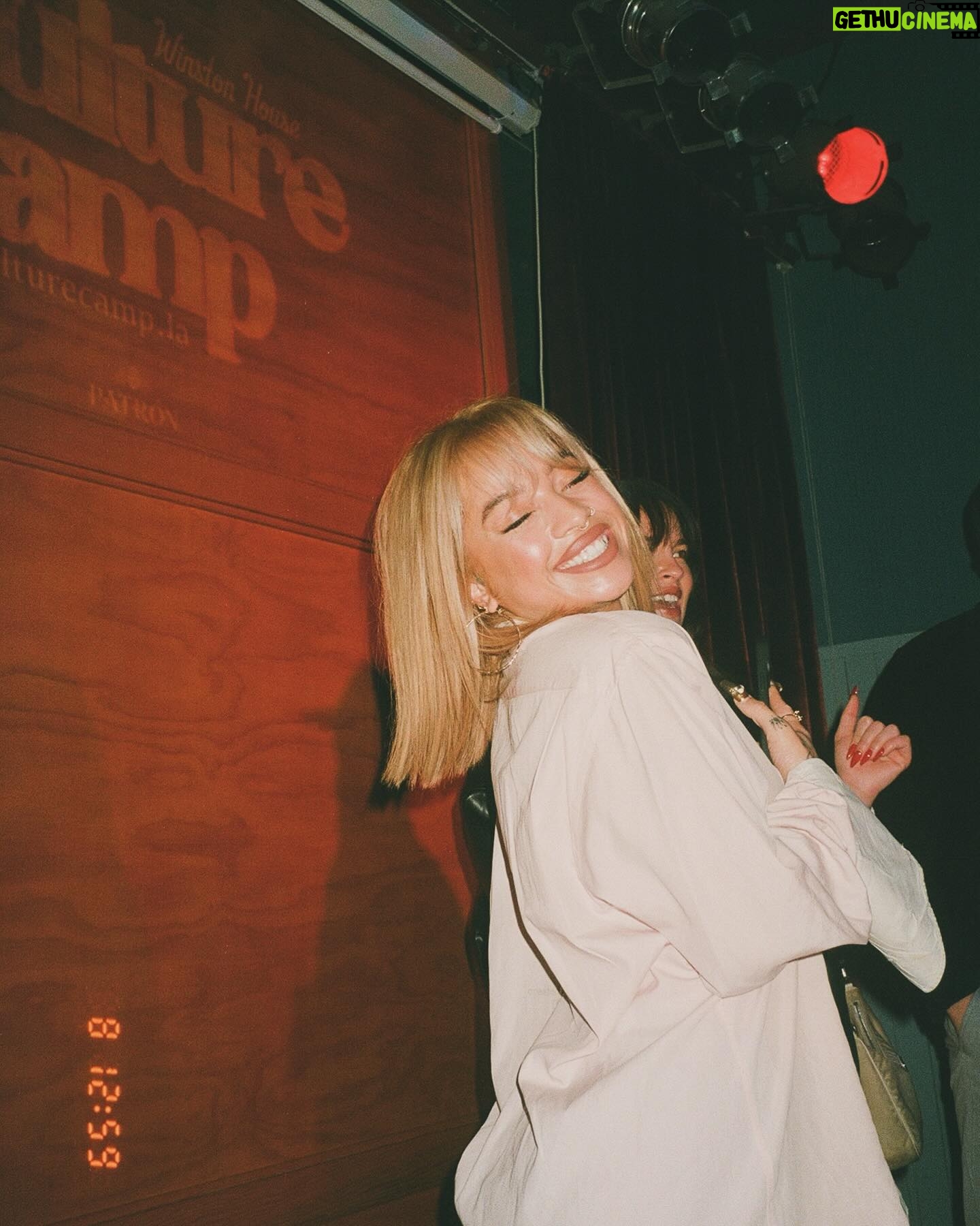 Kiana Ledé - 3 Likes - Me rn bc I have a huge announcement 📣cummin soon🖤
